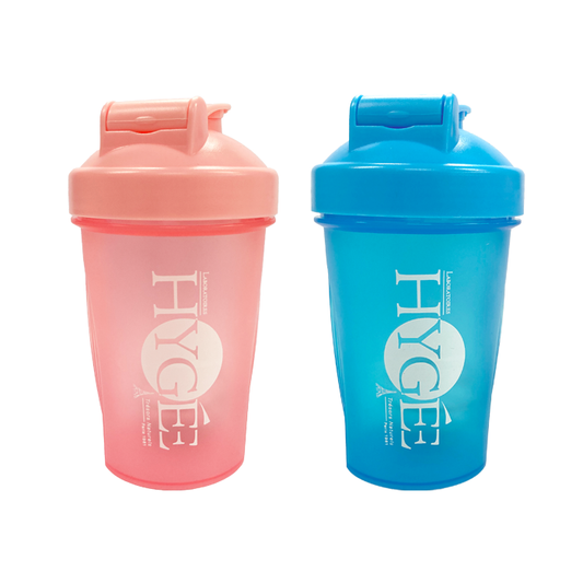HYGEE Laboratoires global shake shake cup in a random color, plastic cup with a secure lid, ideal for smoothies and shakes.